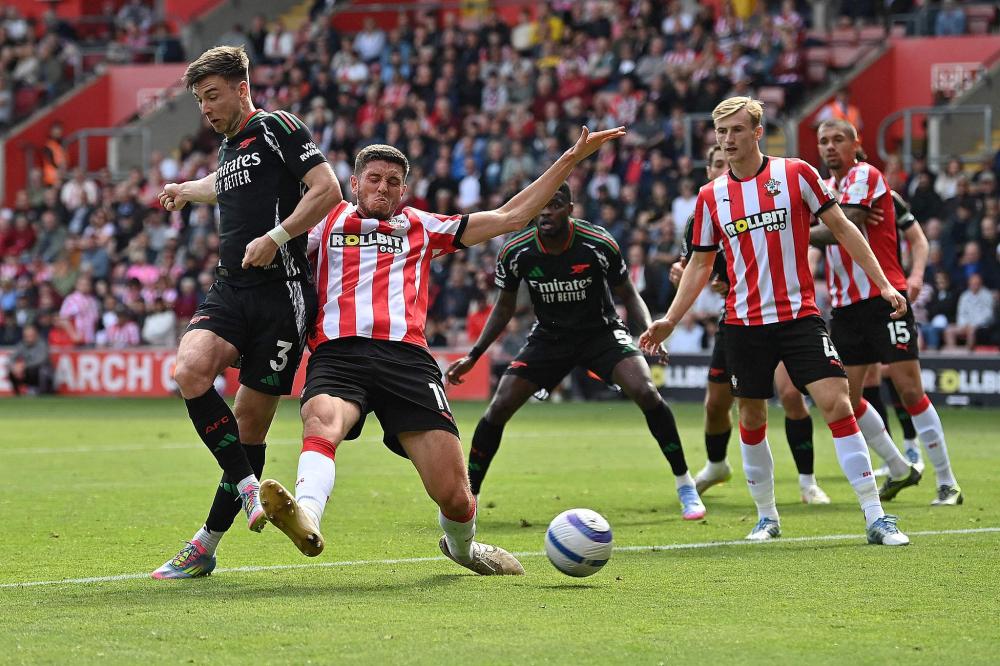 杜篮特连续得分，全队士气高涨